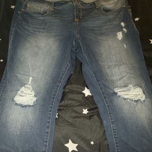 Torrid Premium Boyfriend Crop sz22